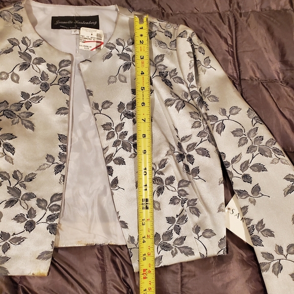 Silver Satin Bolero Jacket NWT Size 2 - Picture 4 of 8